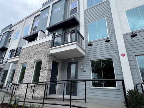 TOWNHOMES AT CITY PLACE