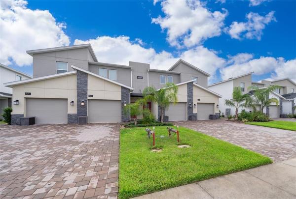 CHAMPIONSGATE CONDO 4 PH 24