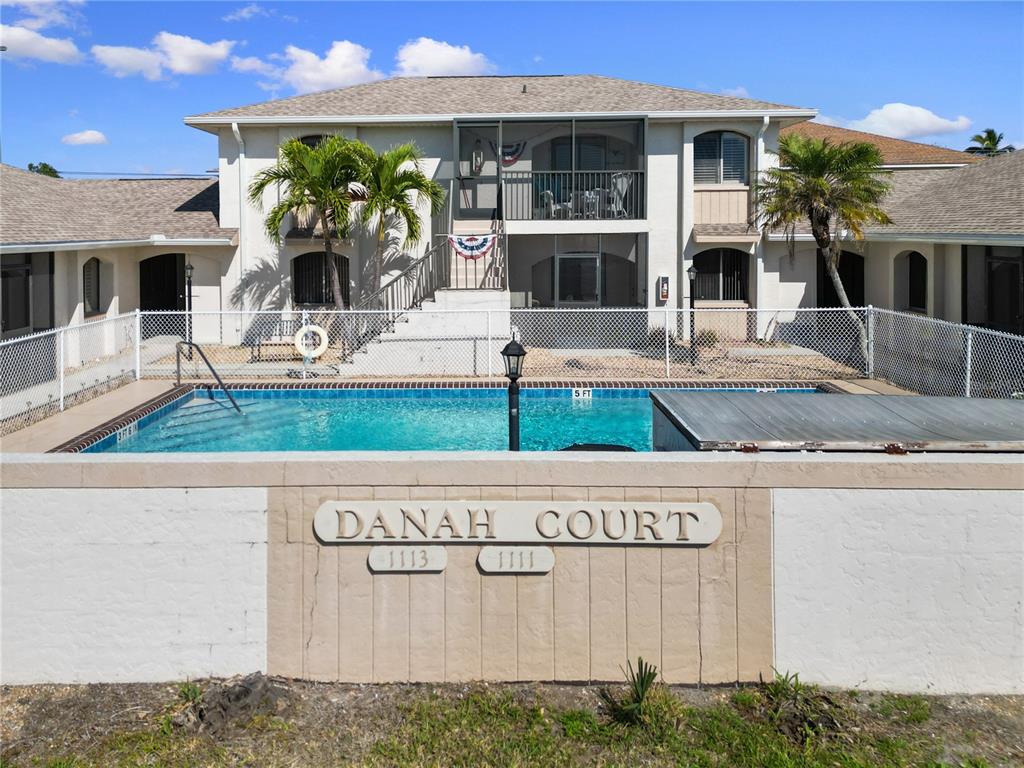 DANAH COURT CONDO - фото