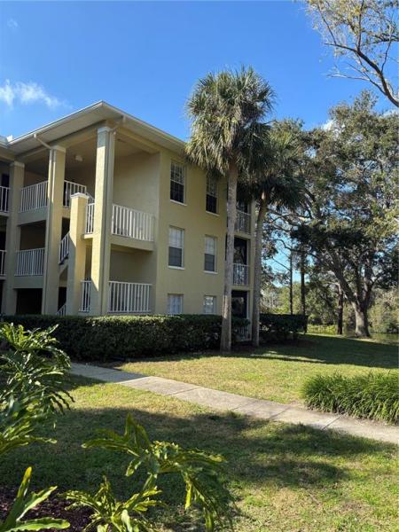 MEADOWLAKE PALM HARBOR CONDO