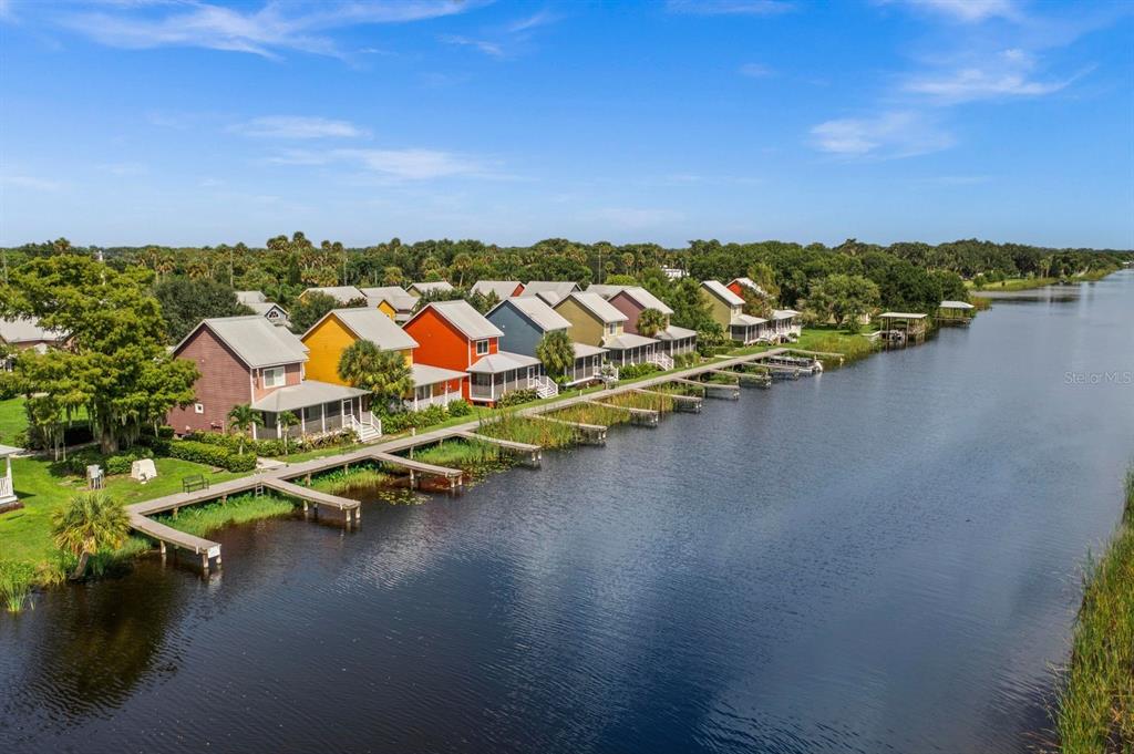 COTTAGES AT THE LAKE - фото