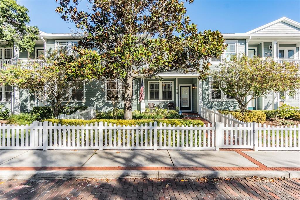 WEST BAY VILLAGE - фото