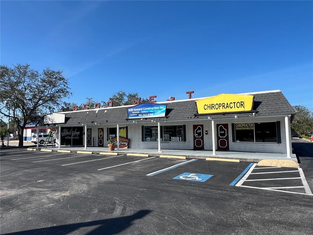 Retail - фотография Retail - фото