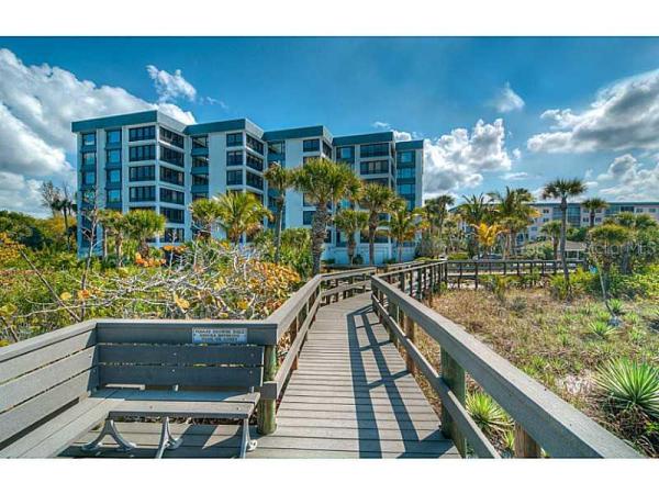 HIDDEN LAGOON BEACH CLUB