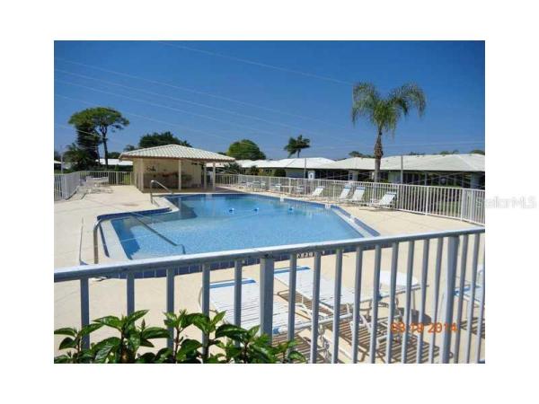 VILLAGE GREEN OF BRADENTON CONDO SEC 6