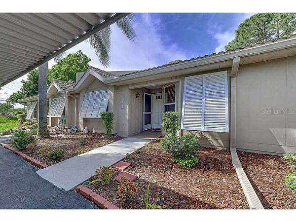GARDEN LAKES COURTYARD CONDO