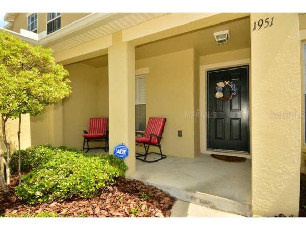 SUNSET POINTE TOWNHOMES