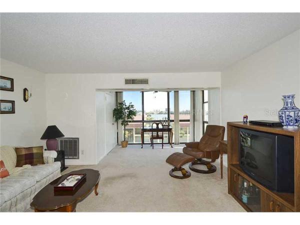 CLEARWATER POINT 7 CONDO