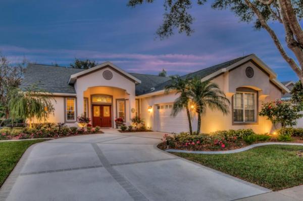 COUNTRY CLUB OF MOUNT DORA