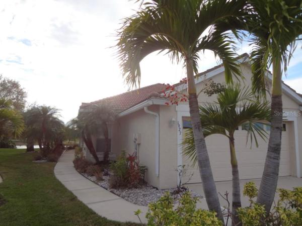 PELICAN POINTE GOLF & COUNTRY CLUB