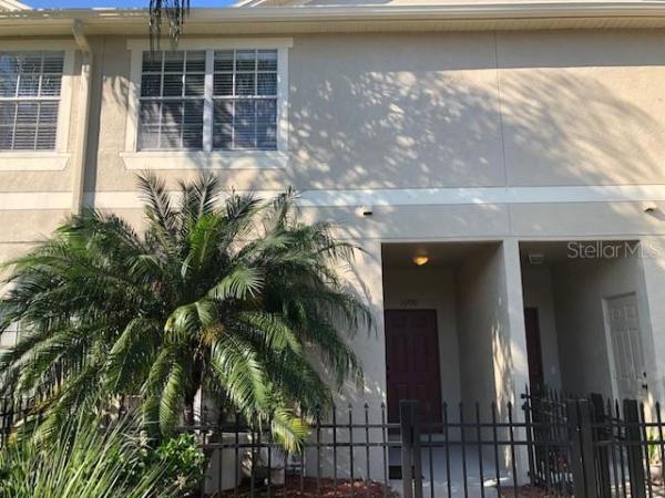 RIVERCREST TWNHMS WEST PH 01