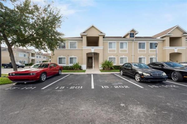 VILLAGES OF BLOOMINGDALE CONDO