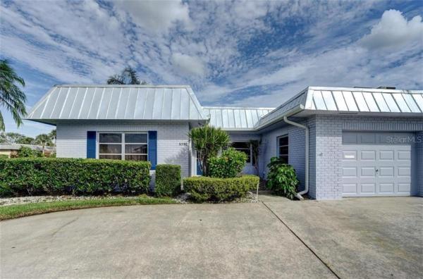 SEMINOLE-ON-THE-GREEN VILLAS