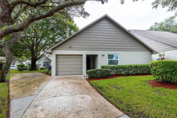 CHATEAUX WOODS CONDO