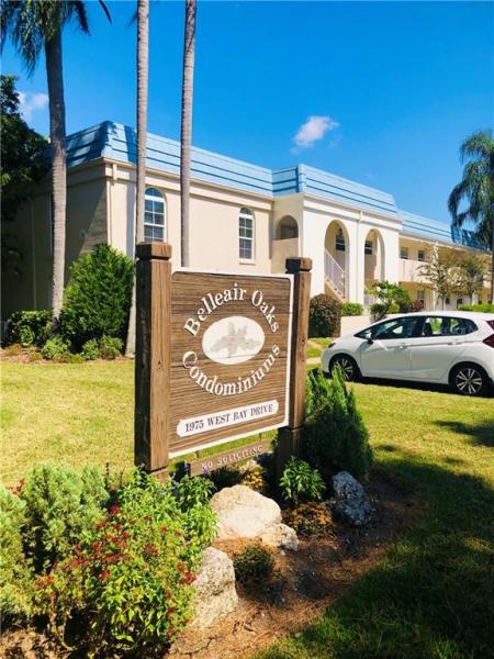 BELLEAIR OAKS CONDO