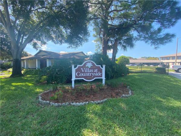 VILLAS AT COUNTRYSIDE THE