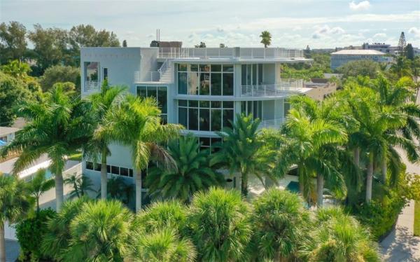 ISLAND TOWNHOMES OF SIESTA KEY