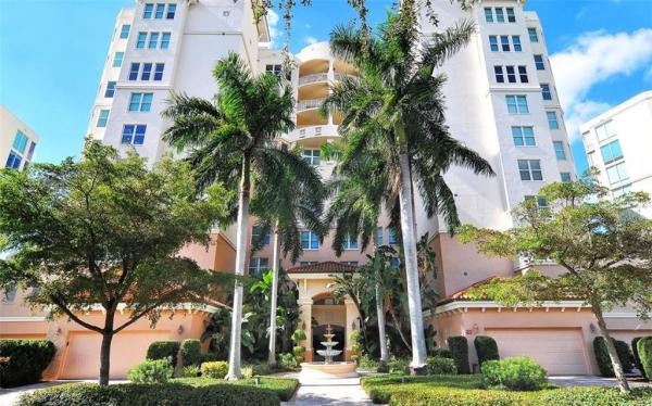 MERIDIAN AT THE OAKS PRESERVE