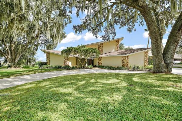 LEESBURG BEACH GROVE