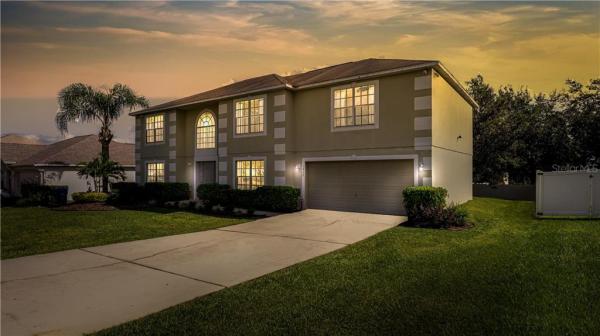 MASCOTTE DUKES LAKE PH 03