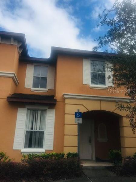 REGAL OAKS AT OLD TOWN