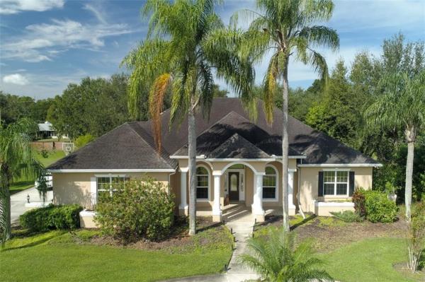 ELOISE POINTE ESTATES