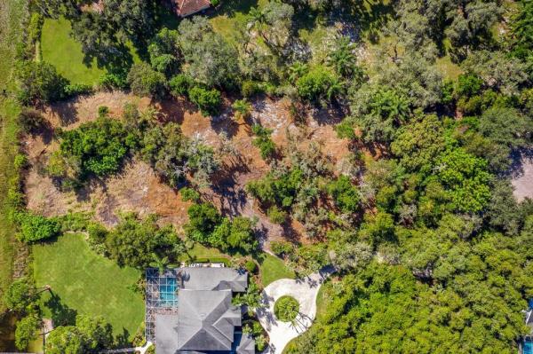 WYNDSOR AT LAKE WINTERSET