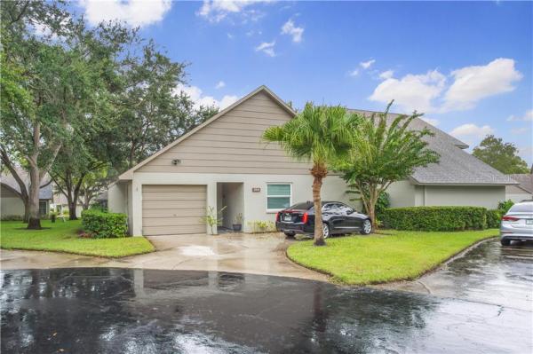 CHATEAUX WOODS CONDO