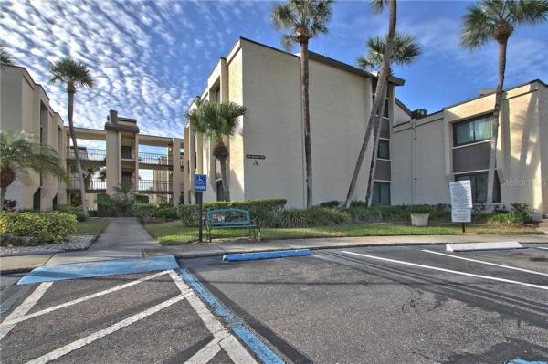 CHATEAU BELLEAIR CONDO