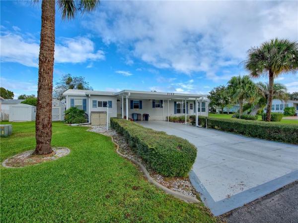 HERITAGE WOOD N LAKES ESTATES