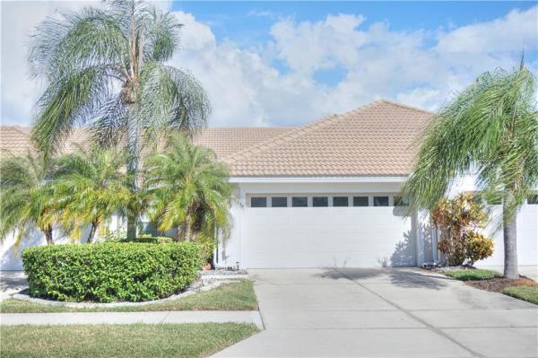 PELICAN POINTE GOLF & COUNTRY CLUB