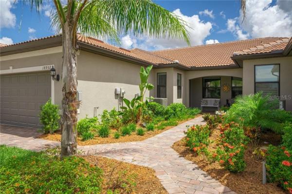 ISLANDWALK AT THE WEST VILLAGES