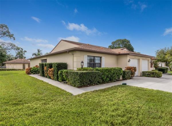 VIVIENDA AT BRADENTON II CONDO