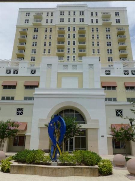 STATION SQUARE CONDO