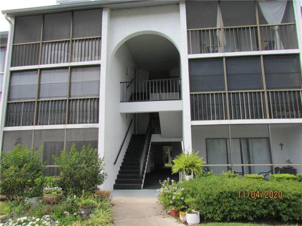 PINE RIDGE AT LAKE TARPON VILLAGE