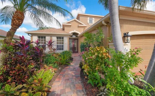 ASHLEY TRACE AT UNIVERSITY PLACE