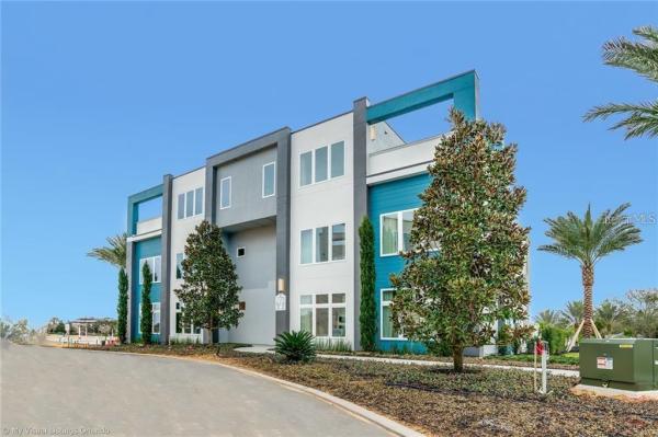 SPECTRUM AT REUNION CONDO