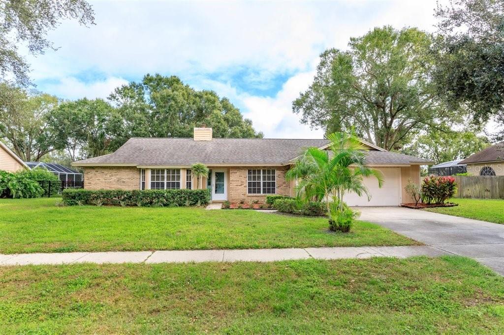 CRYSTAL LAKE ESTATES - фото