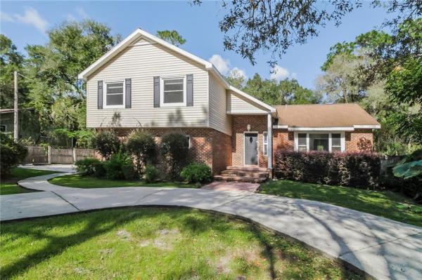 COUNTRY CLUB ESTATES