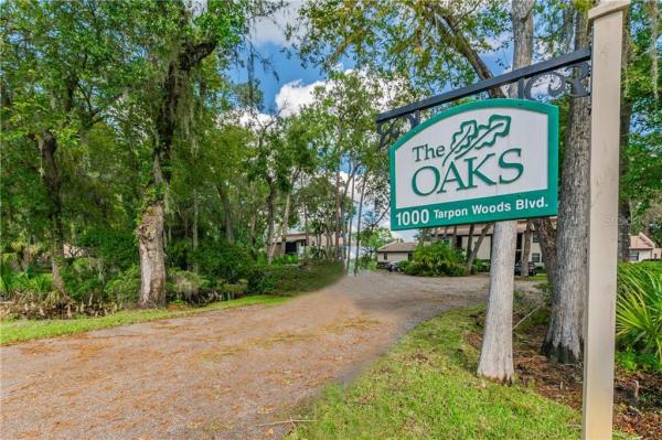 OAKS OF TARPON WOODS CONDO