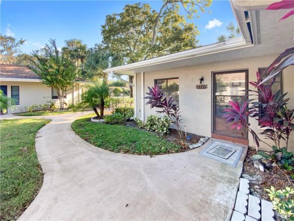 COUNTRY OAKS CONDO 01