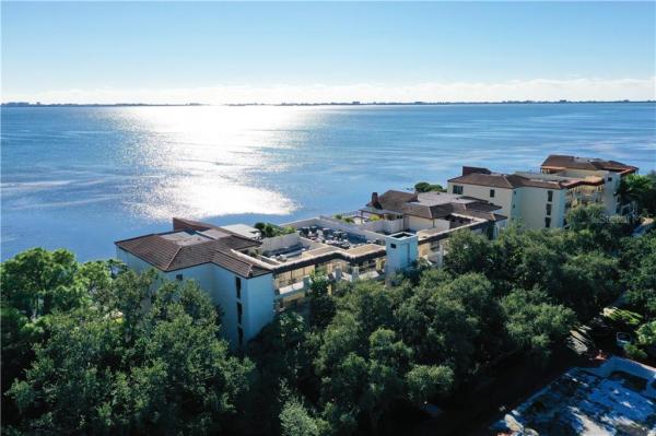 VISTAS AT WILD OAK BAY