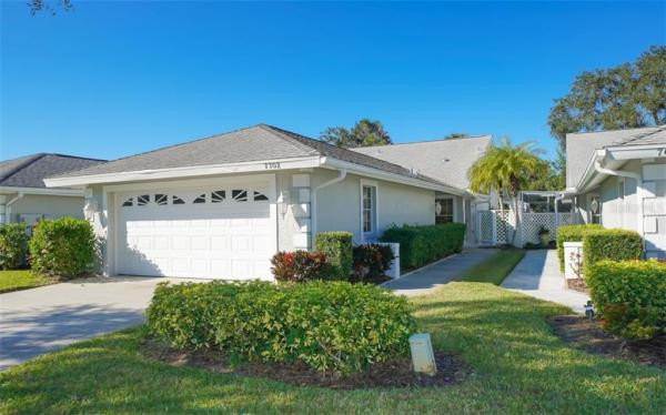 CLUB VILLAS AT PALM-AIRE PH XI