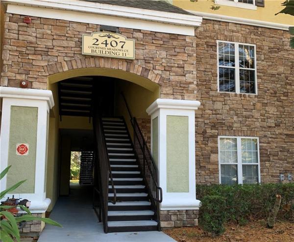 COURTNEY PALMS CONDO