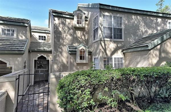 BARCLAY PLACE A CONDO