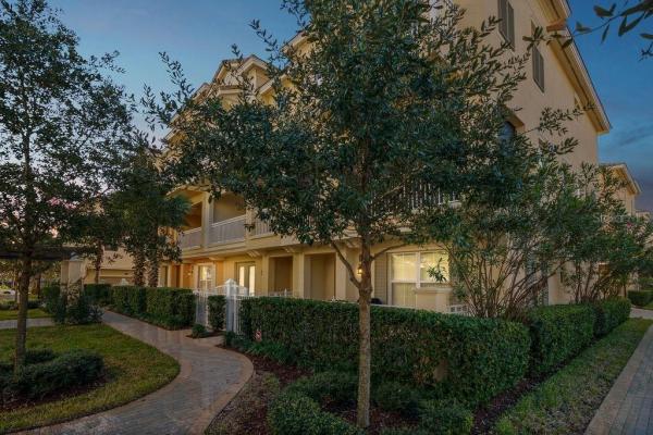 GRANDE OAKS AT HEATHROW