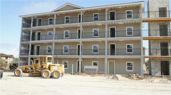 THE RETREAT AT REGAL PALMS