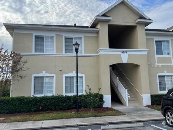 VILLAGES OF BLOOMINGDALE CONDO