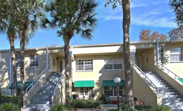 CLOISTERS AT BARDMOOR