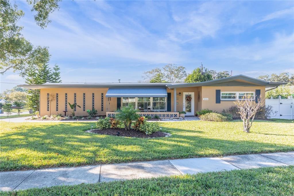 MONTCLAIR LAKE ESTATES - фото